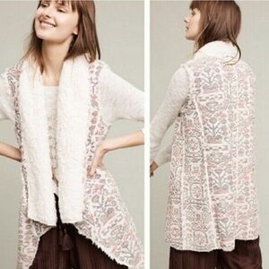 ❤️🐩 Women's Cream and Pink Patterned Vest